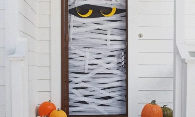 How to make a mummy door decoration