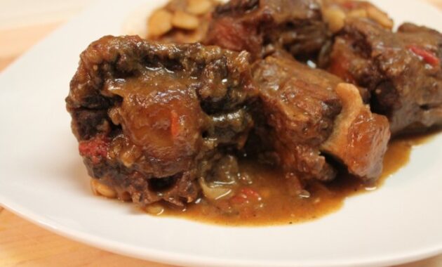 How to cook oxtail southern style