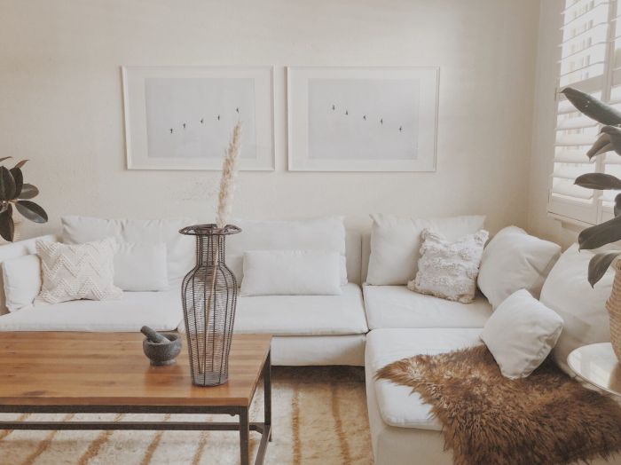 How to decorate an all white living room