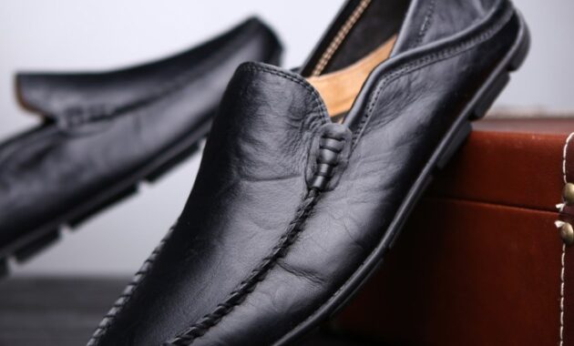 Soft moc mens dress shoes