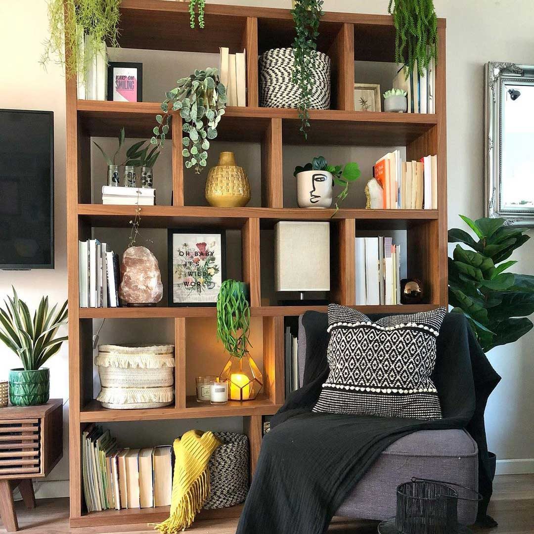 How to decorate shelves in dining room